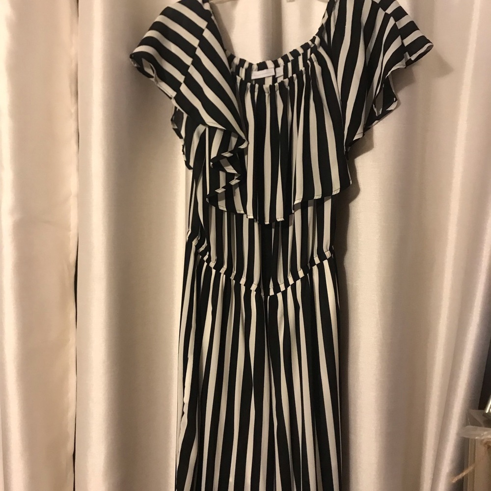 Striped off the shoulder jumpsuit - Picture 2 of 3